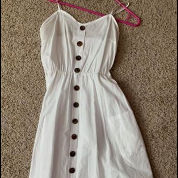 Dresses & Skirts - Button down midi dress
